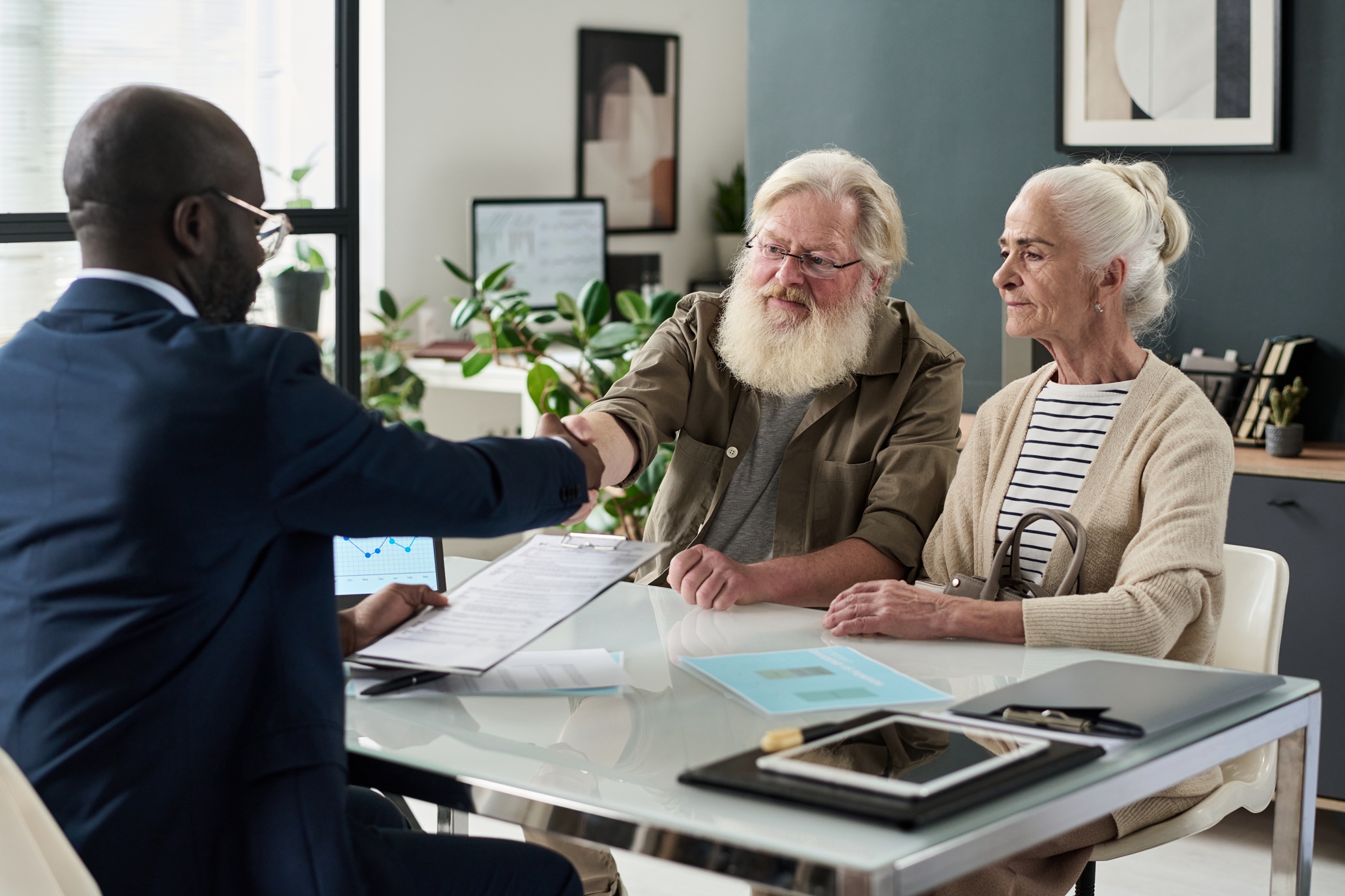 Key Questions to Help You Decide When to Hire a Financial Advisor